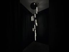 北欧デュプレックス 新しいモダンなダイニングルーム ヴィラ リビングルーム 長い雨滴階段ケース LEDシャンデリア