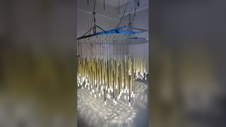 カスタマイズされたオーシャンテーマのフィッシュランプ天井シャンデリアアートギャラリーアセンブリホールのデモを見る
