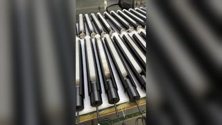 豪華な金色のガラスの葉のシャンデリア