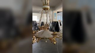 電気白いガラスLEDの世帯の卓上スタンドのはすの花は110Vを形づける