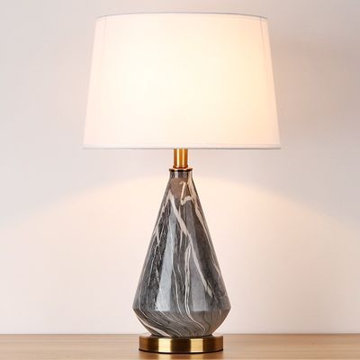 調査の枕元の生地の陰の白い陶磁器の卓上スタンドの基盤D35*H63CM E27 85lm/W