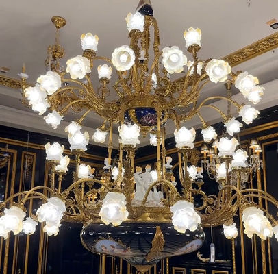 ヨーロッパ エレガンス 大2階 フオイヤー チェンデリア 大灯具 博物館 歴史的な建物