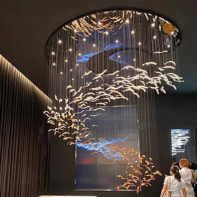 オーダーメイド デザイナー チェンデリア 大型 階段 飾り ホテル 照明 芸術 ミュラノ ガラス 羽 LED 吊りチェンデリア