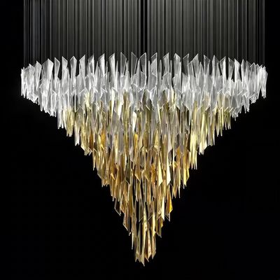 現代の三角形チェンデリア ゴールド 白透明ガラスチェンデリア ライト 贅沢 大きいチェンデリア 標準でないカスタムランプ