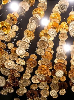 ロータス葉ガラスペンダント アクリルチェンダリア 創意的なレストラン 装飾アート 空気装飾