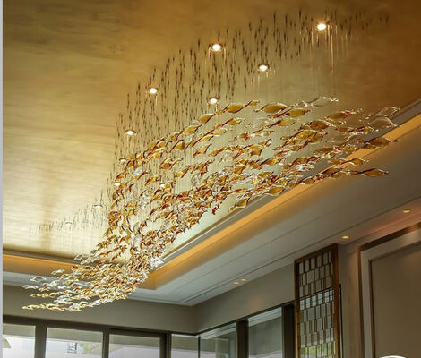 手作りのスパイラルガラスシャンデリア、芸術的なモデリング、カスタムガラスツイストリーフアクセサリー