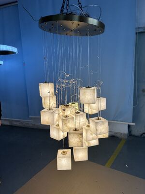 オーダーメイド モダン・ラグジュアリー・スクエア LED 青銅のチェンデリア 客室用 サイズ調整可能な高さ